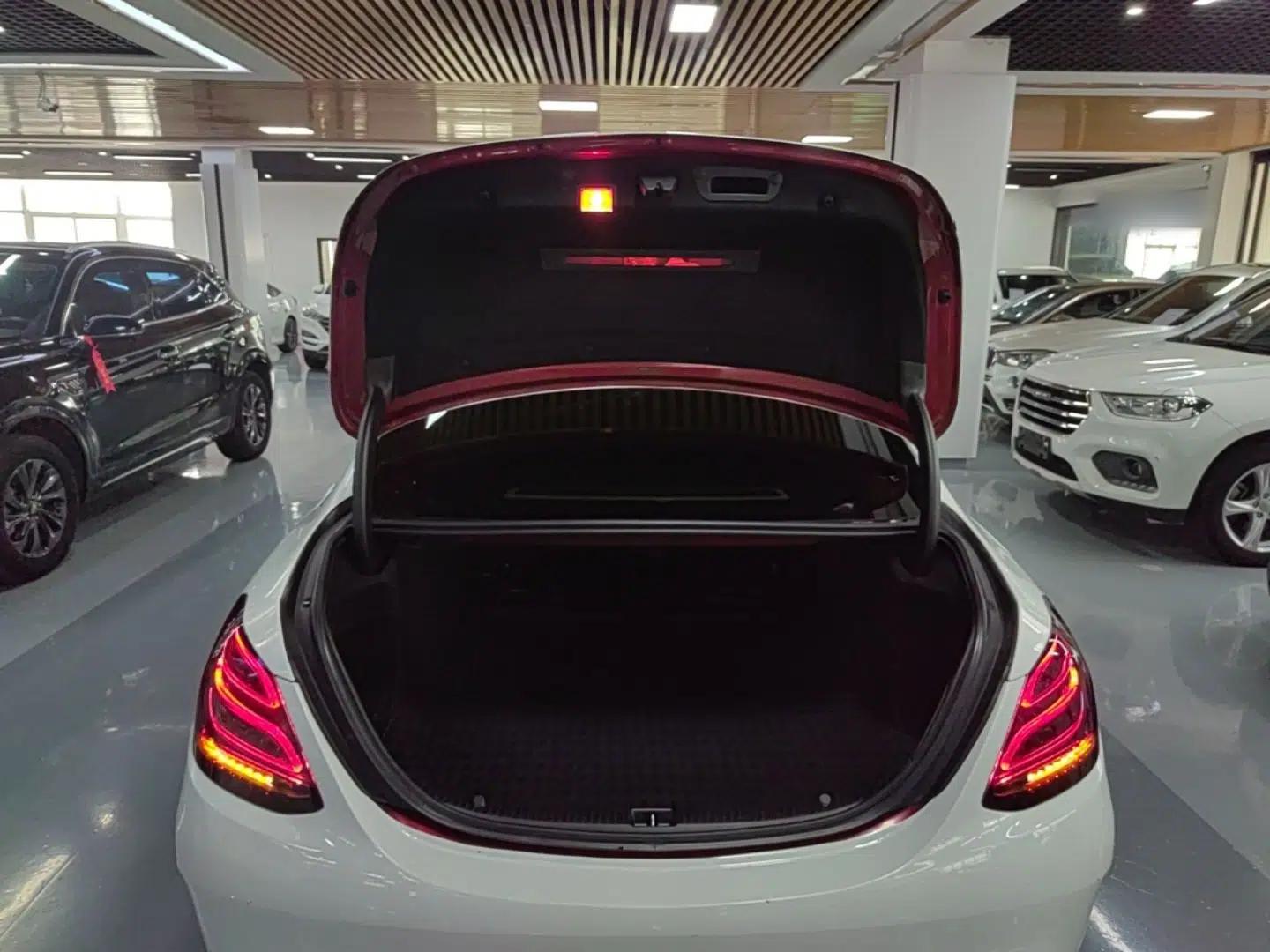 Mercedes-Benz C-Class 2016 C 180 L Sport Edition — миниатюра 27