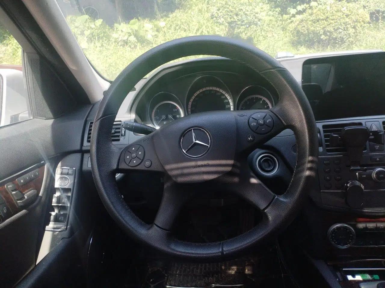 Mercedes-Benz C-Class 2010 C 200 CGI Elegance Model — миниатюра 10