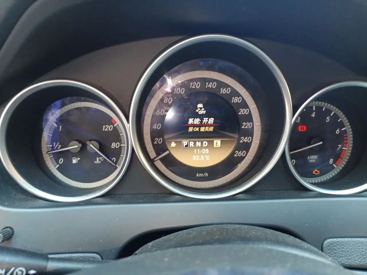 Mercedes-Benz C-Class 2011 C 180K Classic model — миниатюра 11