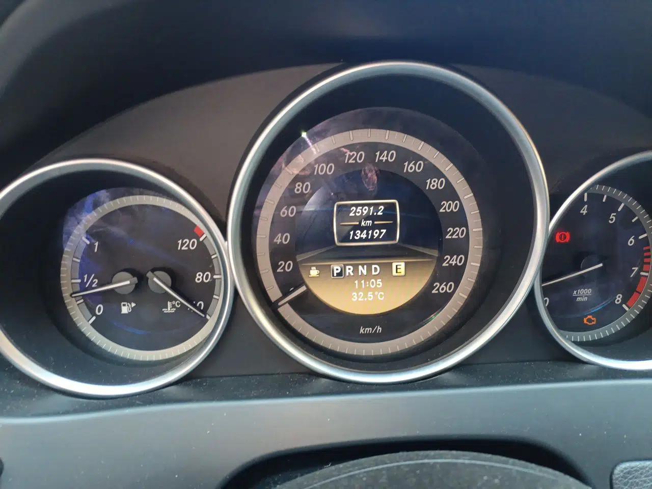Mercedes-Benz C-Class 2011 C 180K Classic model — миниатюра 12