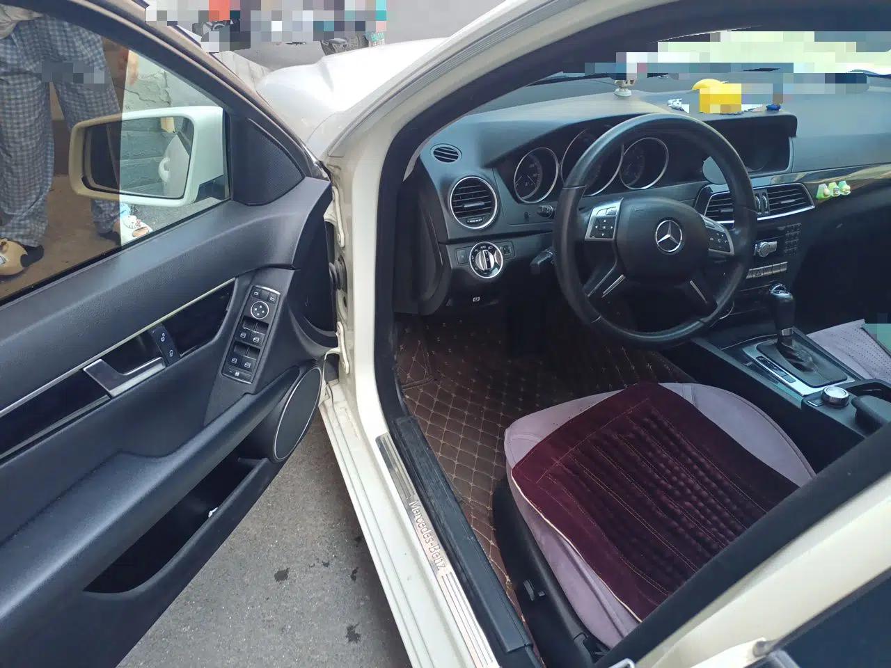 Mercedes-Benz C-Class 2011 C 180K Classic model — миниатюра 16