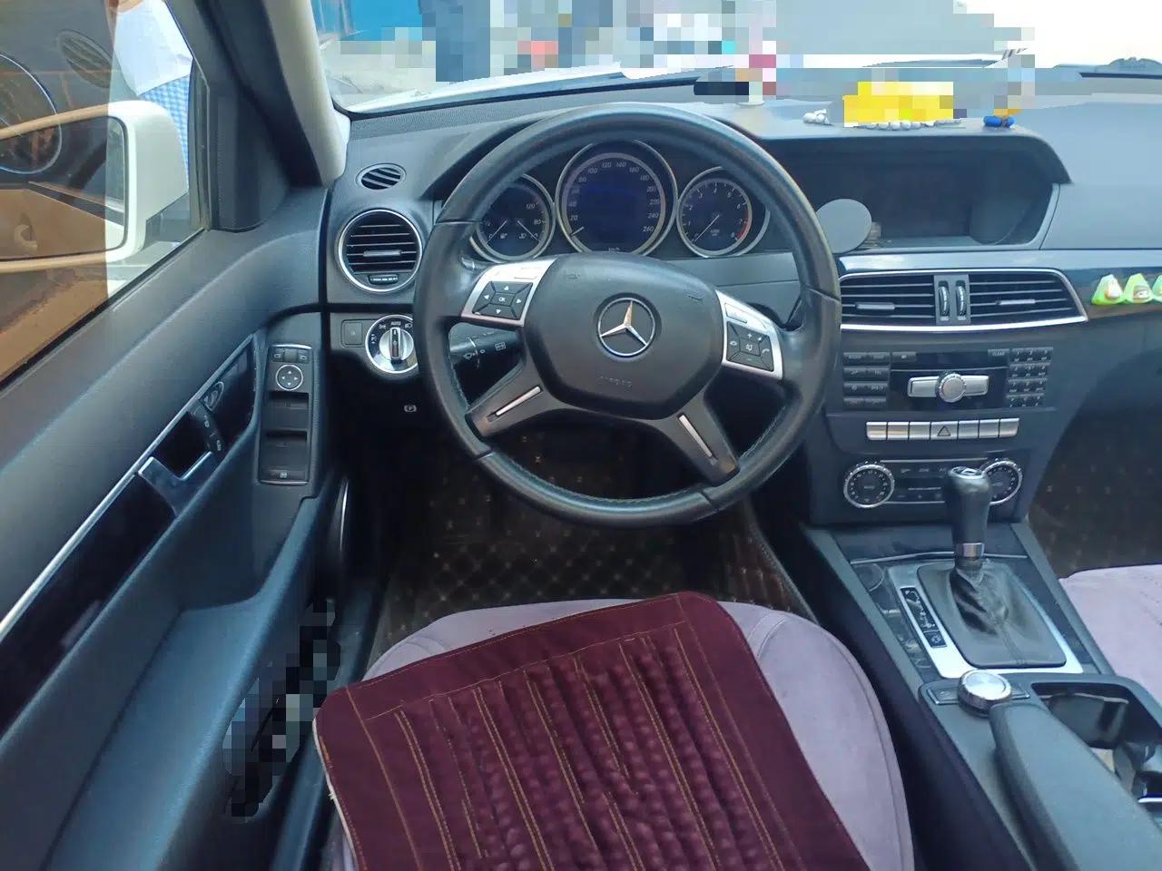Mercedes-Benz C-Class 2011 C 180K Classic model — миниатюра 10
