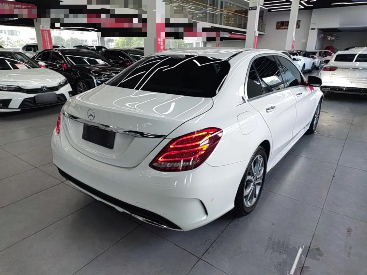 Mercedes-Benz C-Class 2018 C 180 L Fashion Edition Sport Version — миниатюра 6