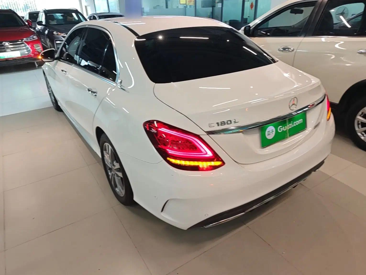Mercedes-Benz C-Class 2019 C 180 L Fashion Edition Sport Version — миниатюра 4