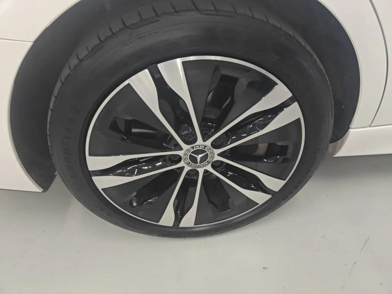 Mercedes-Benz C-Class New Energy 2023 C 350 eL — миниатюра 11