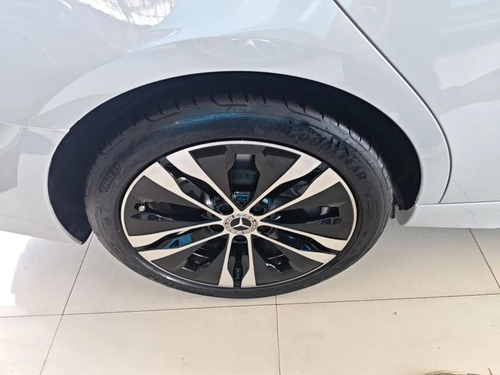 Mercedes-Benz C-Class New Energy 2024 Revised Version C 350 eL — миниатюра 11