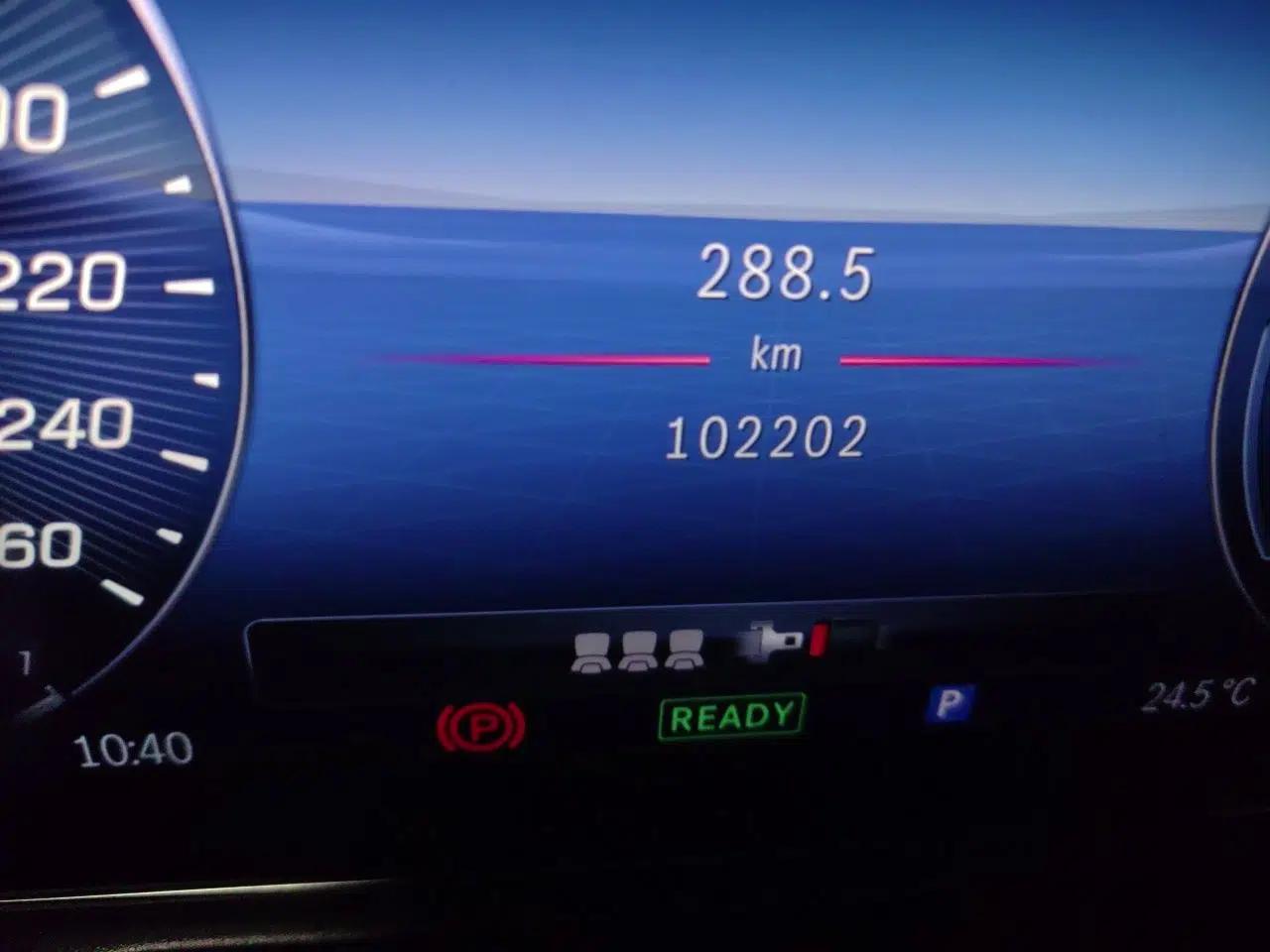 Mercedes-Benz C-Class New Energy 2023 C 350 eL — миниатюра 12
