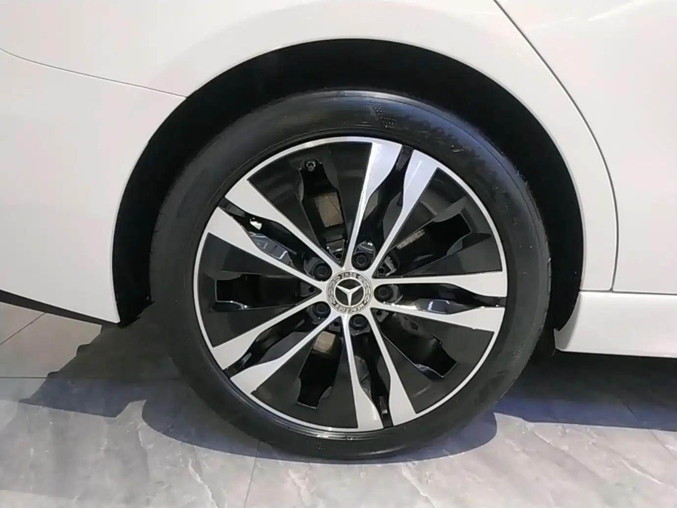 Mercedes-Benz C-Class New Energy 2024 Revised Version C 350 eL — миниатюра 11