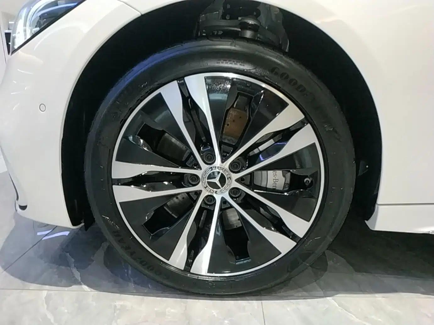 Mercedes-Benz C-Class New Energy 2024 Revised Version C 350 eL — миниатюра 10
