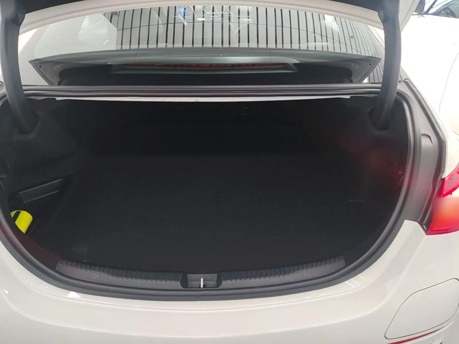 Mercedes-Benz C-Class New Energy 2024 Second Facelift C 350 eL — миниатюра 24