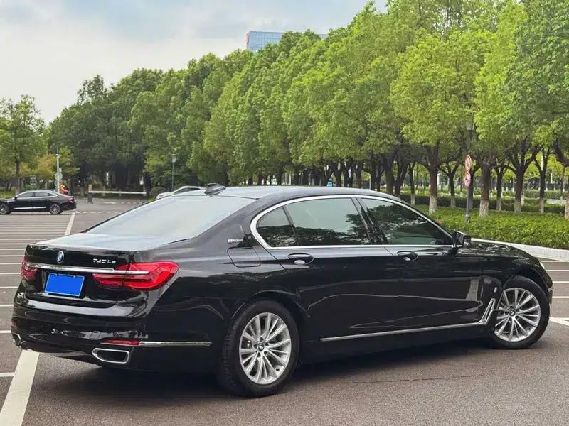 2017 BMW 7 Series PHEV 740Le xDrive — миниатюра 5