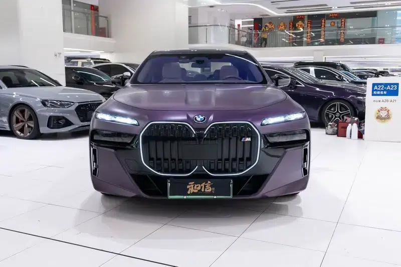 BMW 7 Series PHEV 2023 M760Le xDrive — миниатюра 2