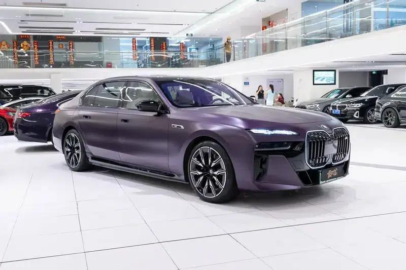 BMW 7 Series PHEV 2023 M760Le xDrive — миниатюра 3