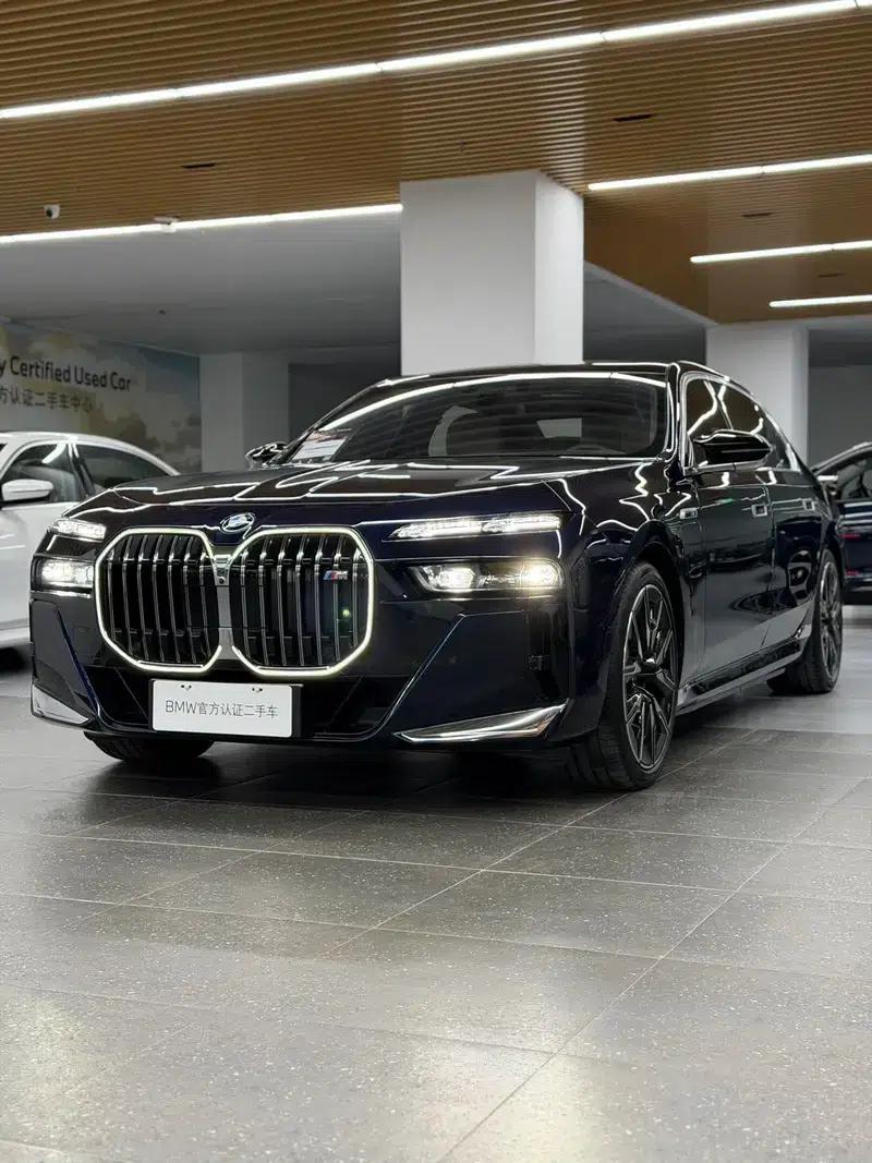 BMW 7 Series PHEV 2023 M760Le xDrive — миниатюра 1
