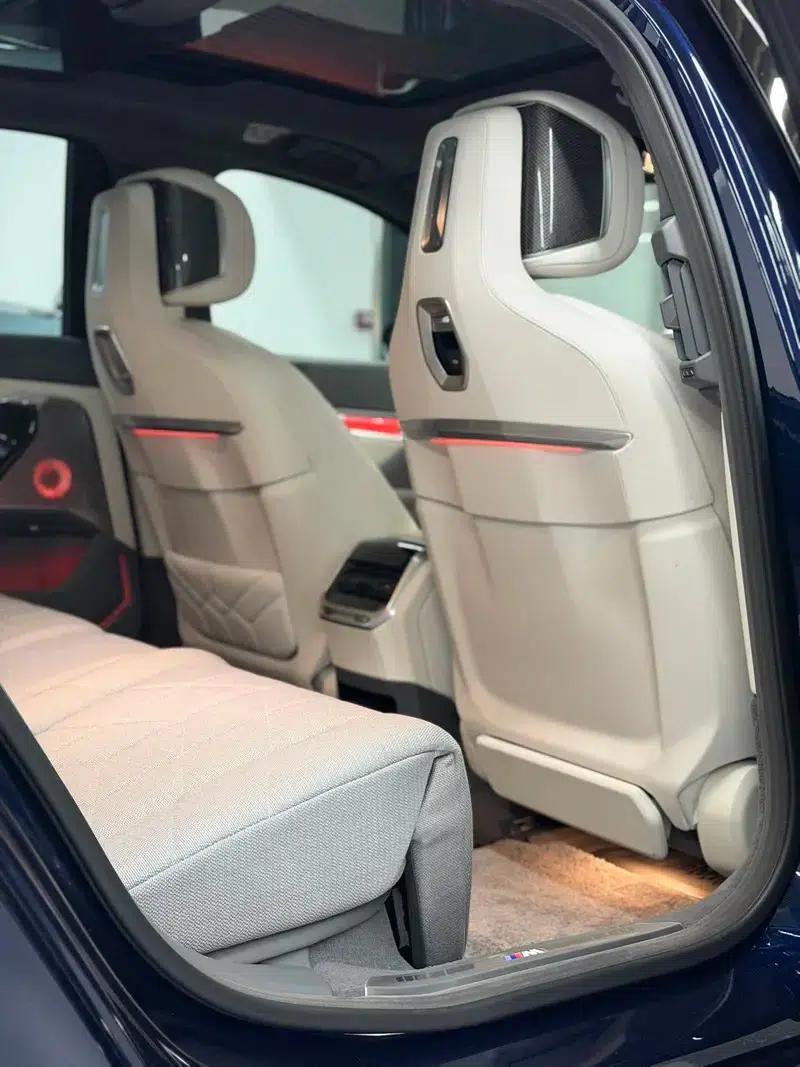 BMW 7 Series PHEV 2023 M760Le xDrive — миниатюра 14