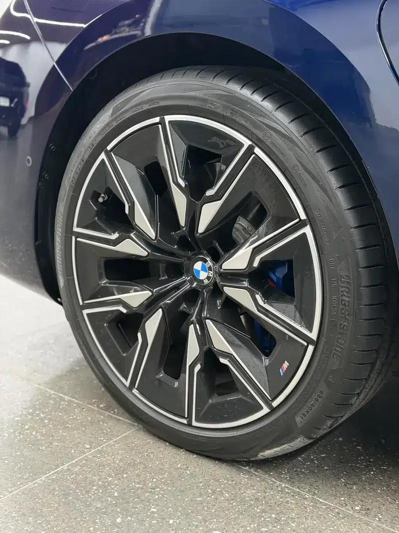 BMW 7 Series PHEV 2023 M760Le xDrive — миниатюра 4