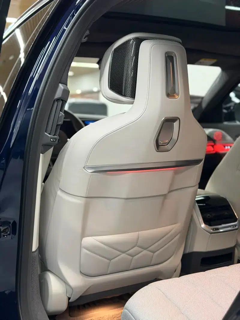 BMW 7 Series PHEV 2023 M760Le xDrive — миниатюра 8