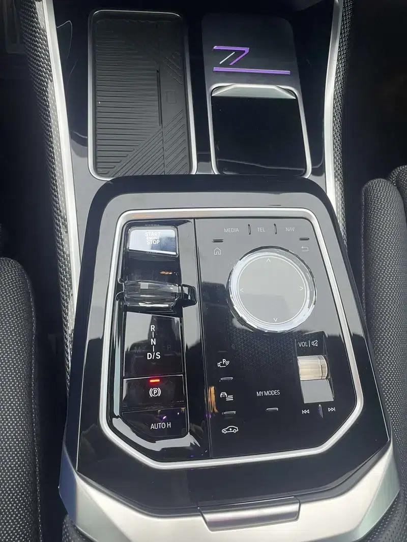 BMW 7 Series PHEV 2023 M760Le xDrive — миниатюра 9
