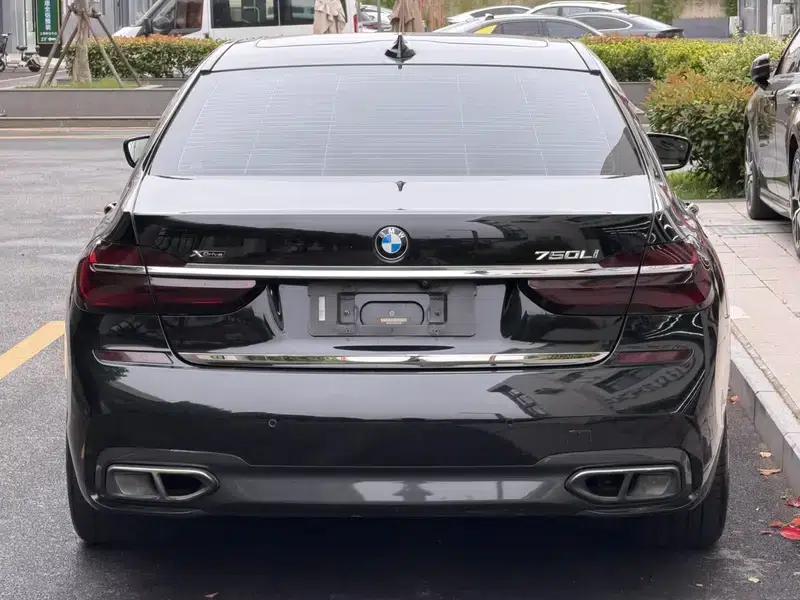 2018 BMW 7 Series 740Li xDrive Luxury M Sport Package — миниатюра 4