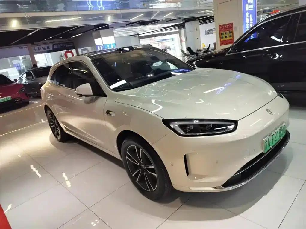 Wenjie M5 2025 Extended Range Ultra Rear-Wheel Drive Version — миниатюра 1