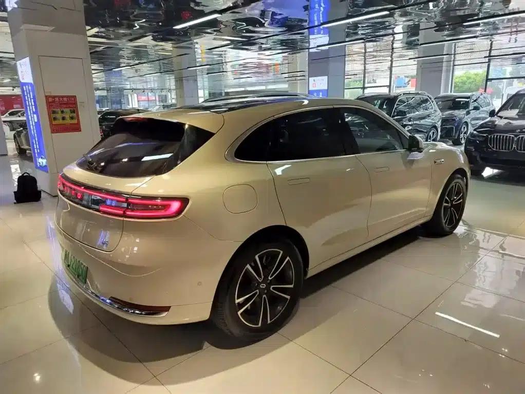 Wenjie M5 2025 Extended Range Ultra Rear-Wheel Drive Version — миниатюра 4