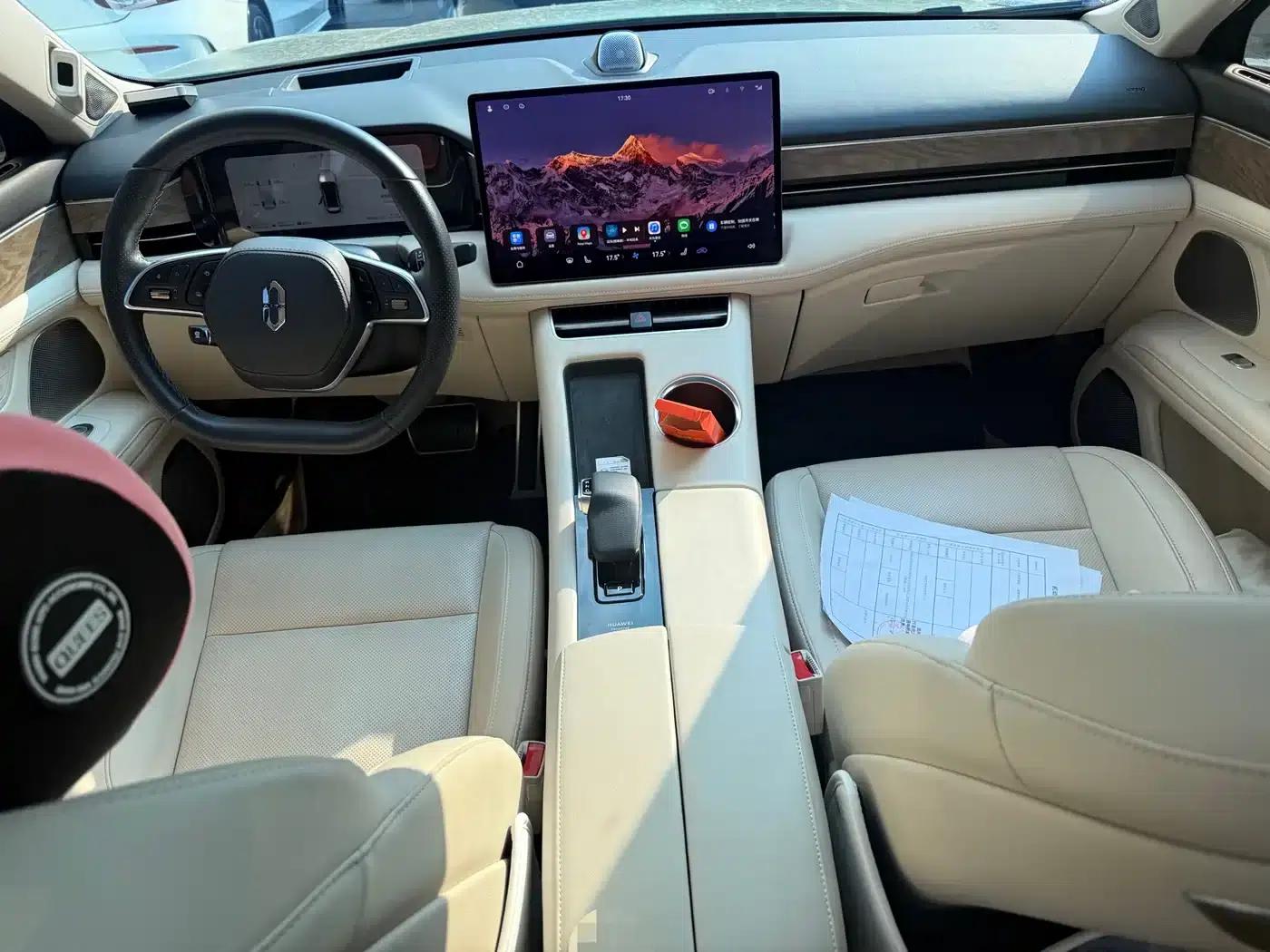 Wenjie M5 2022 Extended Range 4WD Ultimate Edition — миниатюра 5