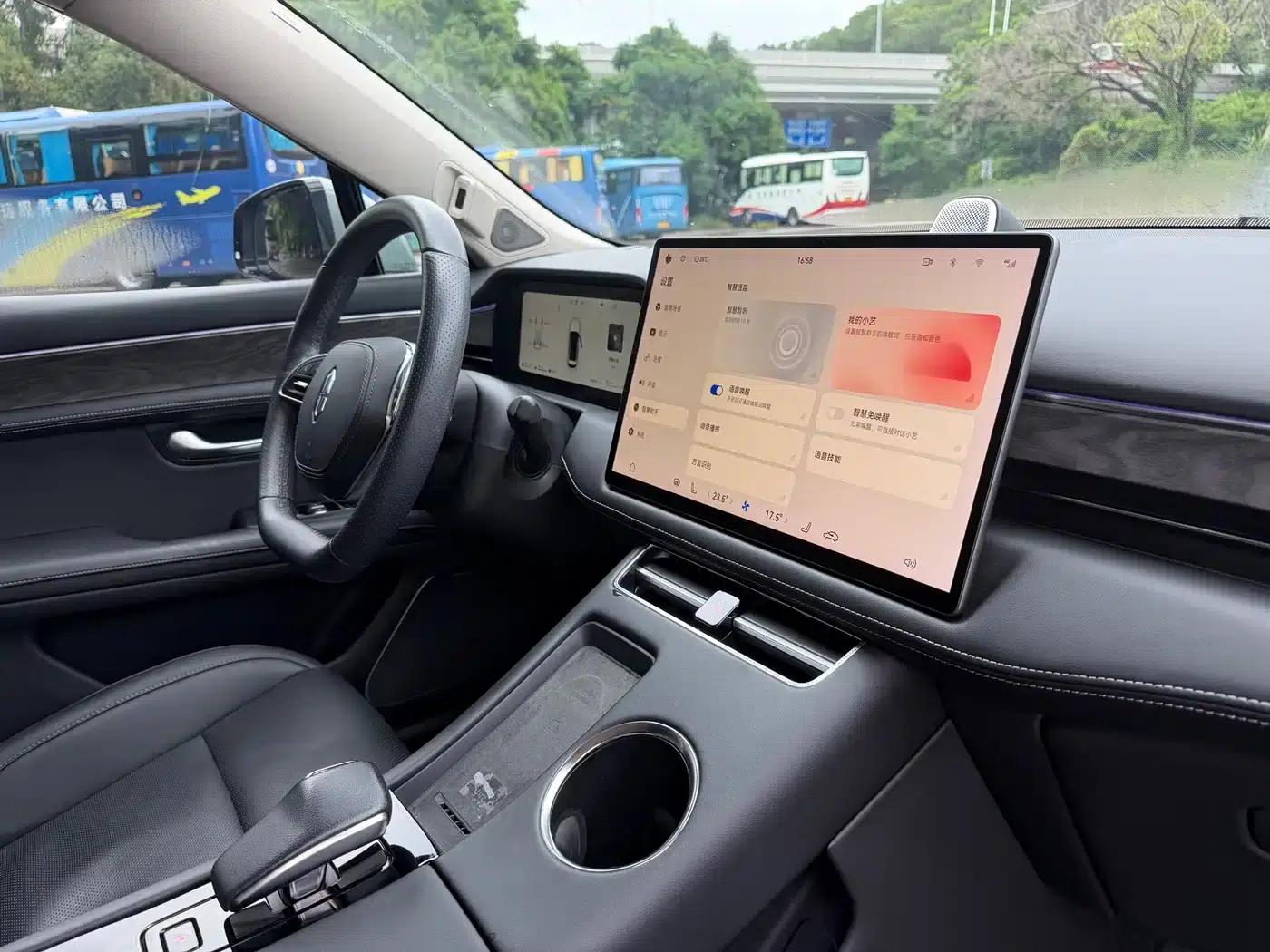 Wenjie M5 2022 Extended Range 4WD Flagship Edition — миниатюра 12