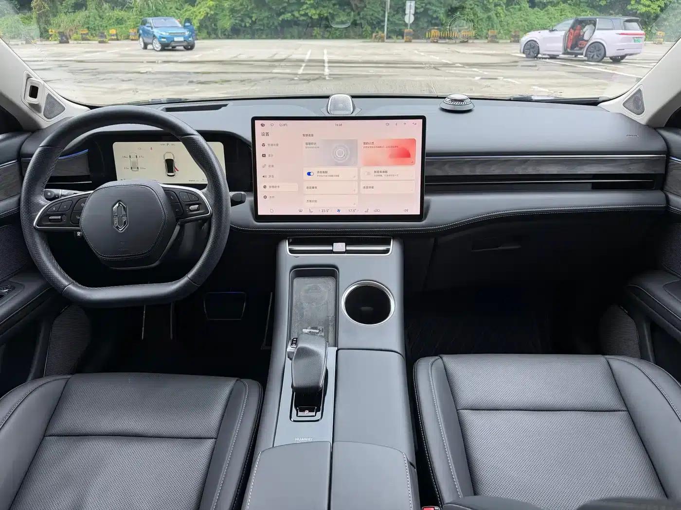 Wenjie M5 2022 Extended Range 4WD Flagship Edition — миниатюра 13