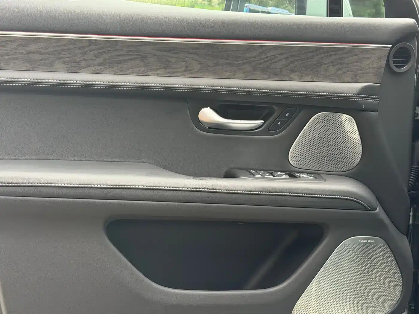 Wenjie M5 2022 Extended Range 4WD Flagship Edition — миниатюра 7