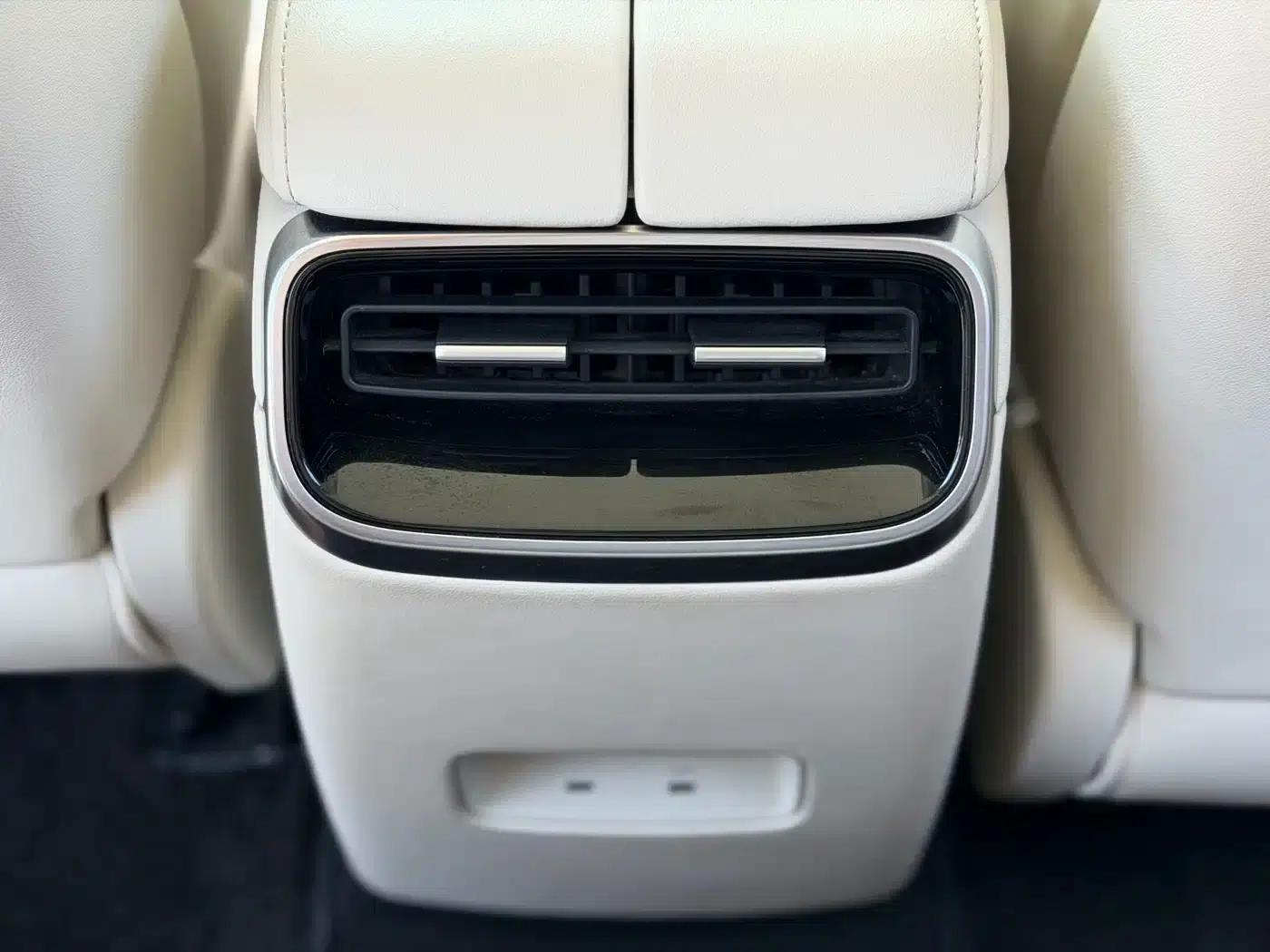 Wenjie M5 2022 Extended Range AWD Performance Edition — миниатюра 13