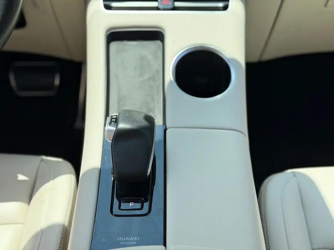 Wenjie M5 2022 Extended Range AWD Performance Edition — миниатюра 15