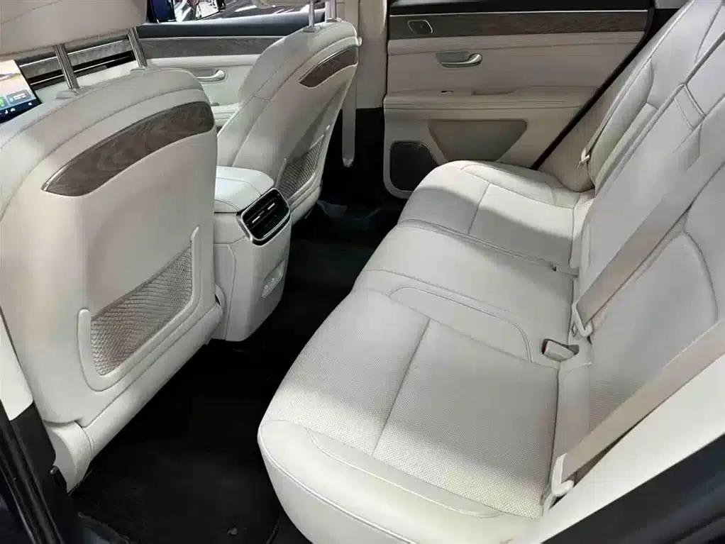 Wenjie M5 2022 Extended Range AWD Performance Edition — миниатюра 16