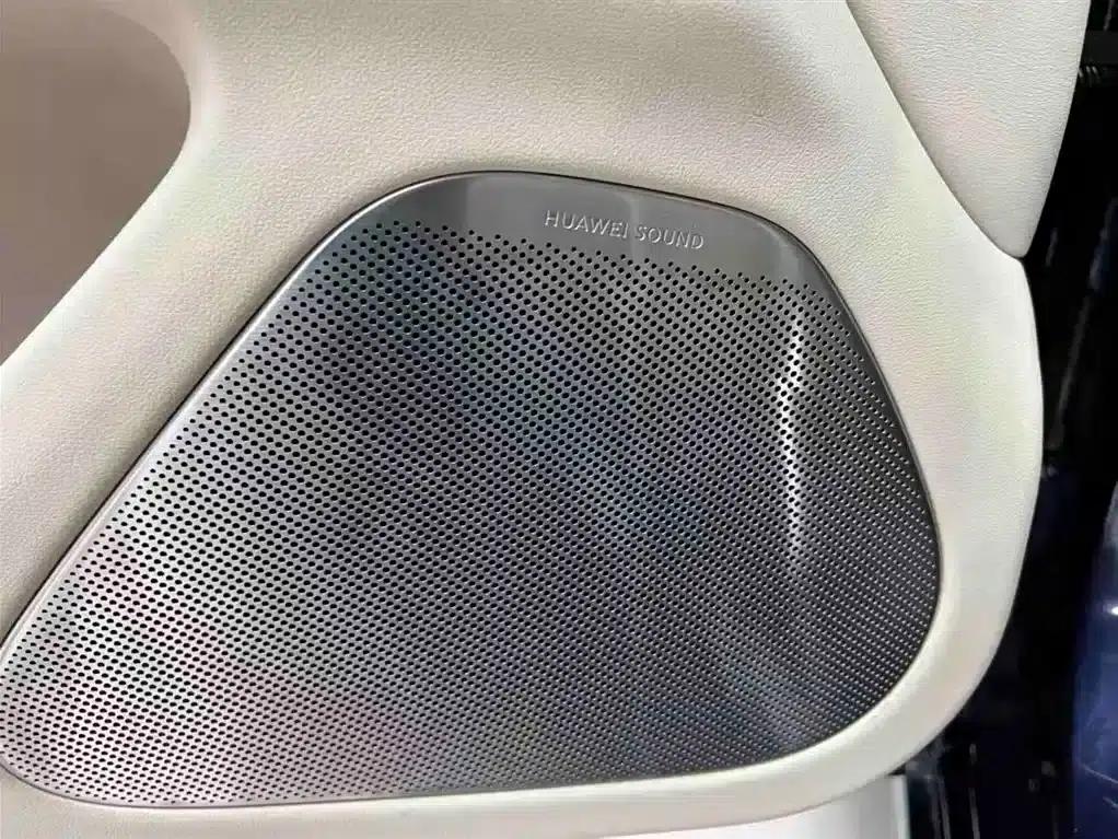Wenjie M5 2022 Extended Range AWD Performance Edition — миниатюра 18