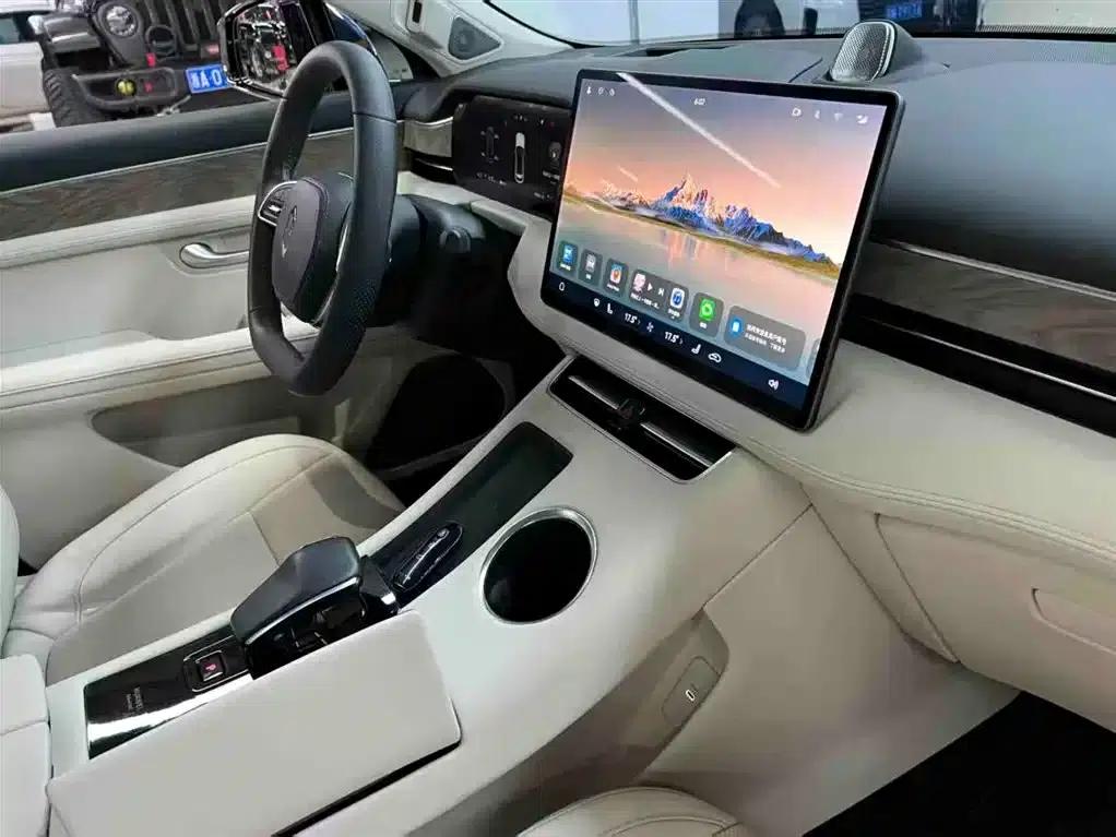 Wenjie M5 2022 Extended Range AWD Performance Edition — миниатюра 19