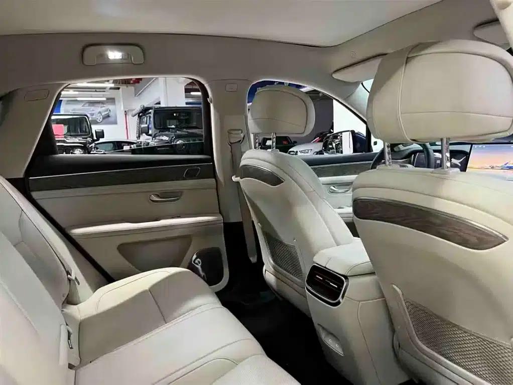 Wenjie M5 2022 Extended Range AWD Performance Edition — миниатюра 8