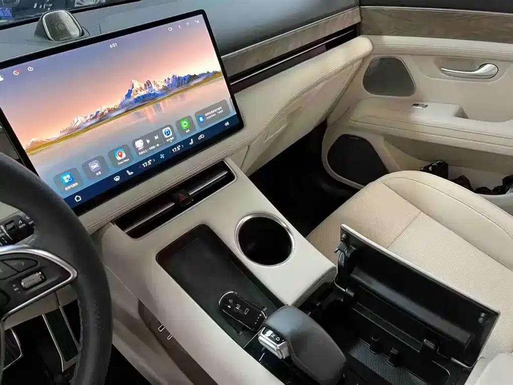 Wenjie M5 2022 Extended Range AWD Performance Edition — миниатюра 10