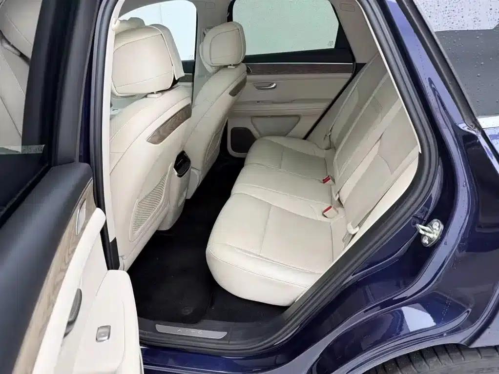 Wenjie M5 2022 Extended Range AWD Performance Edition — миниатюра 6