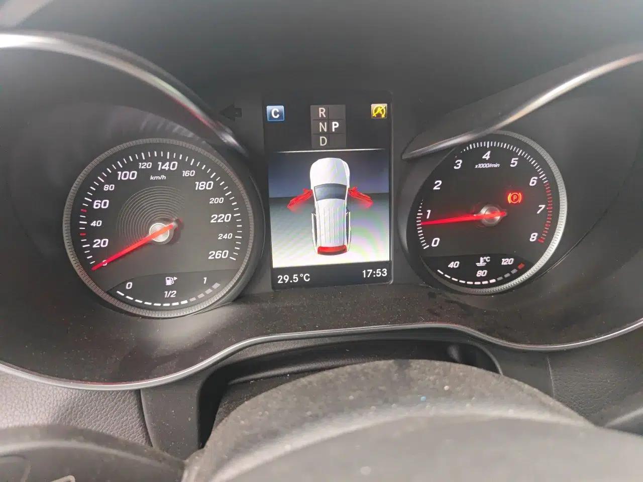 Mercedes-Benz GLC 2018 Facelift GLC 260 4MATIC Luxury Edition — миниатюра 11