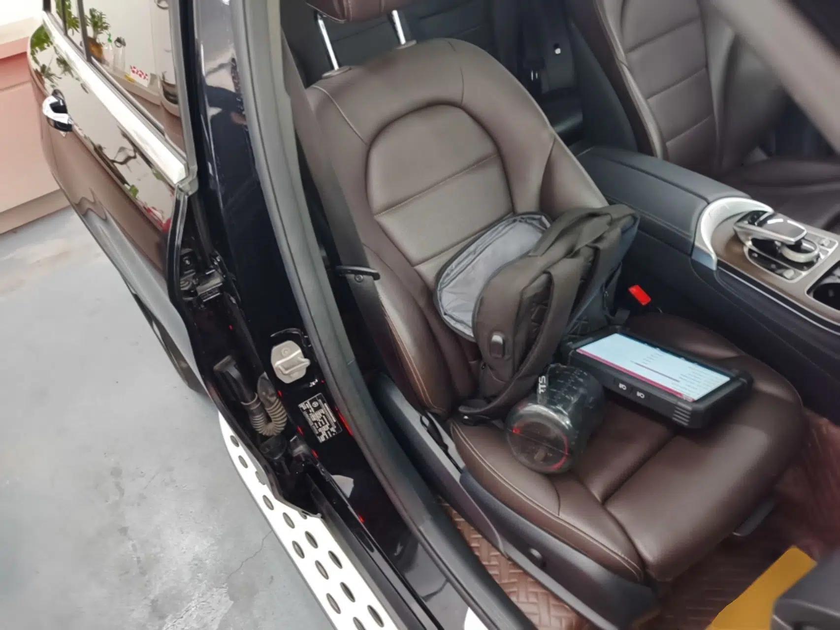 Mercedes-Benz GLC 2018 GLC 300 4MATIC Sport Edition — миниатюра 19
