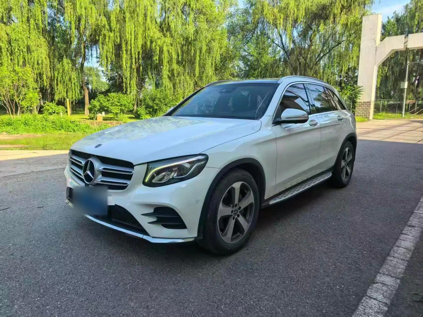 Mercedes-Benz GLC 2017 GLC 260 4MATIC Luxury Model — миниатюра 1