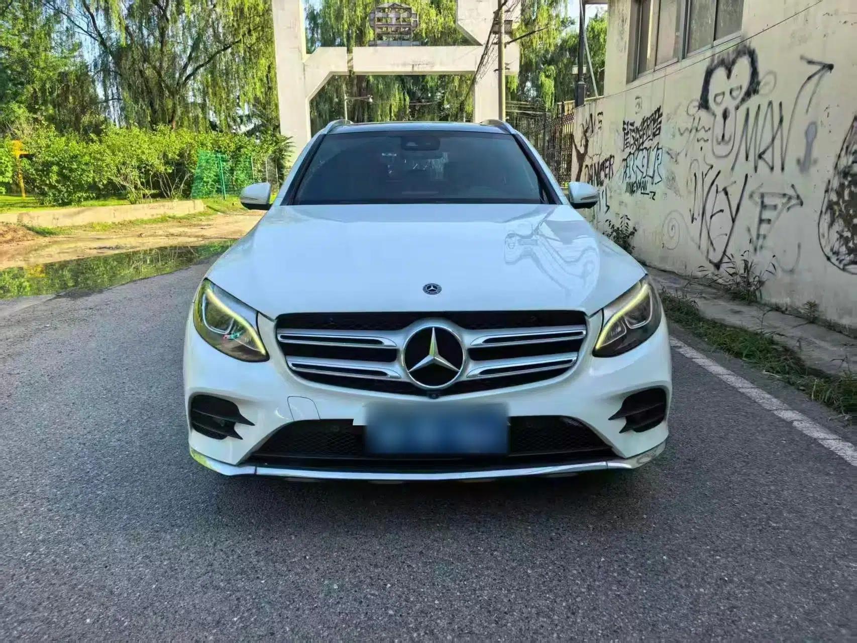 Mercedes-Benz GLC 2017 GLC 260 4MATIC Luxury Model — миниатюра 2