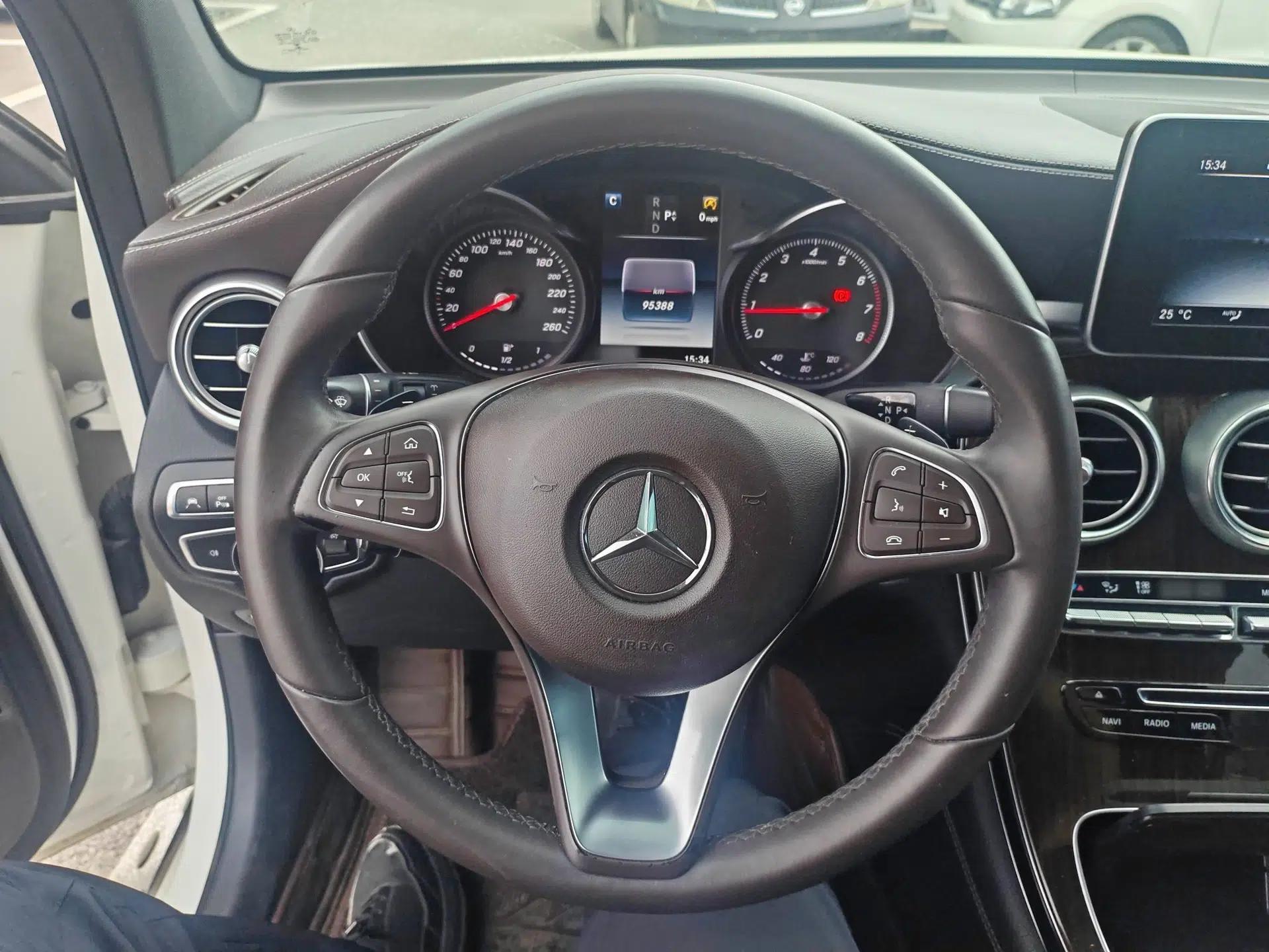 Mercedes-Benz GLC 2017 GLC 260 4MATIC Luxury Model — миниатюра 9