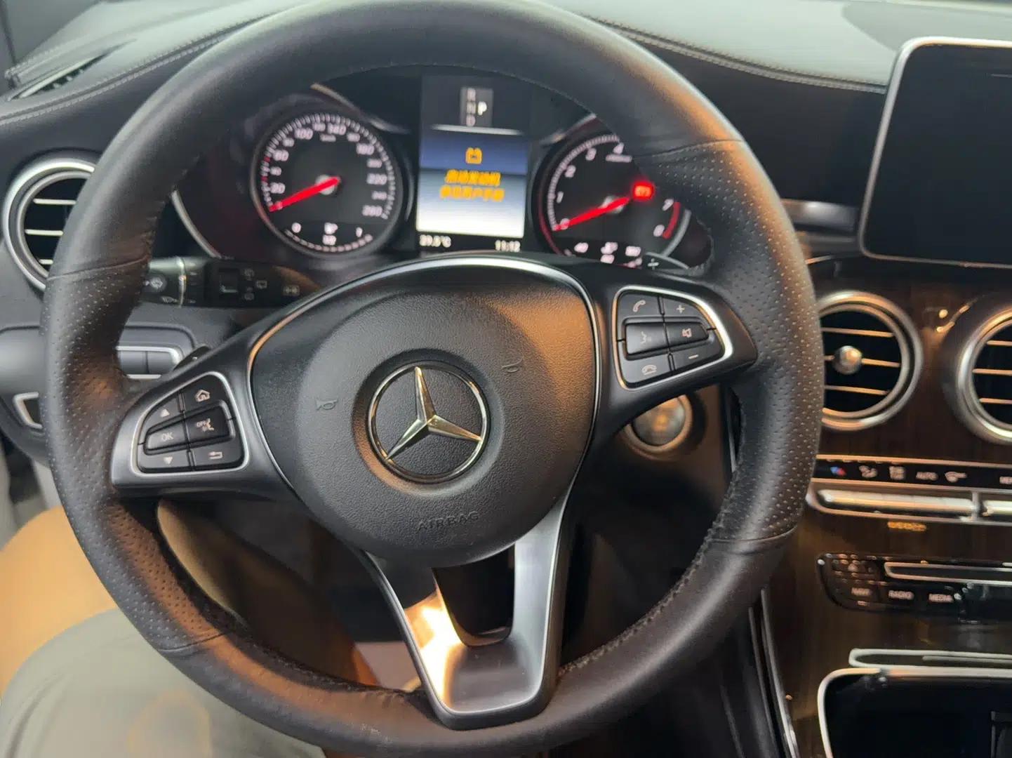 Mercedes-Benz GLC 2019 Facelift GLC 260 L 4MATIC Luxury Model — миниатюра 11