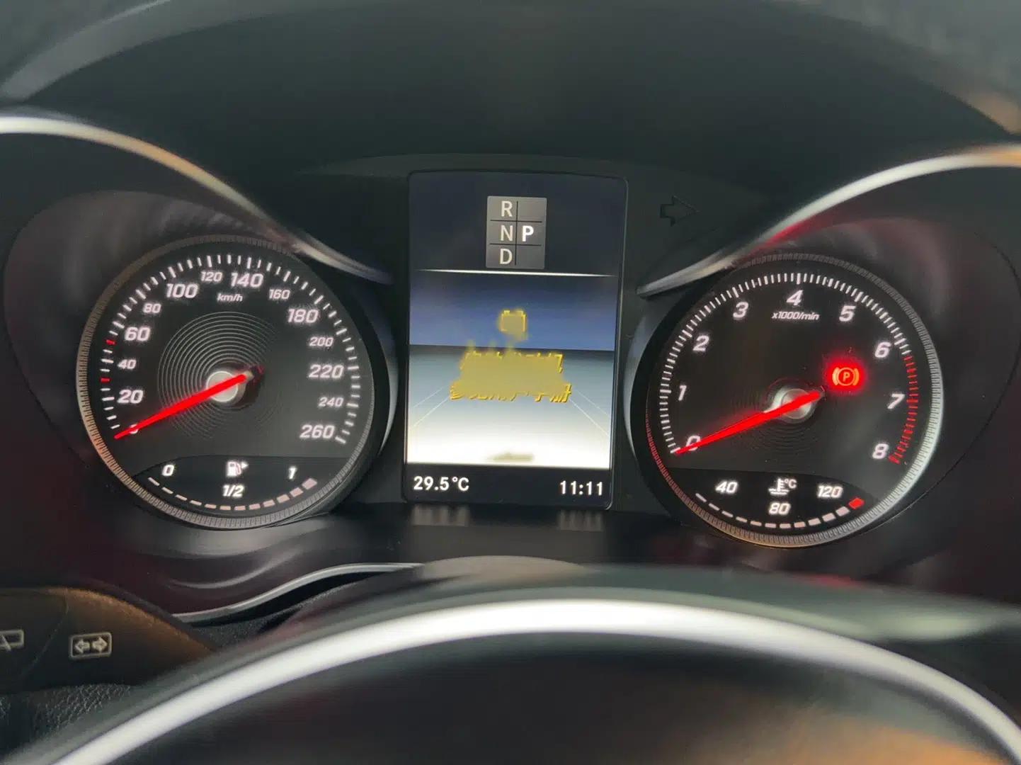 Mercedes-Benz GLC 2019 Facelift GLC 260 L 4MATIC Luxury Model — миниатюра 12