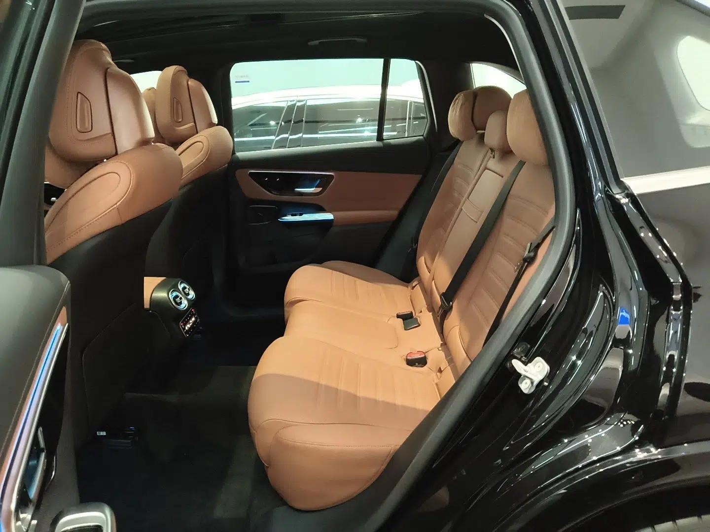 Mercedes-Benz GLC New Energy 2025 350 e L 4MATIC Collector's Edition — миниатюра 25