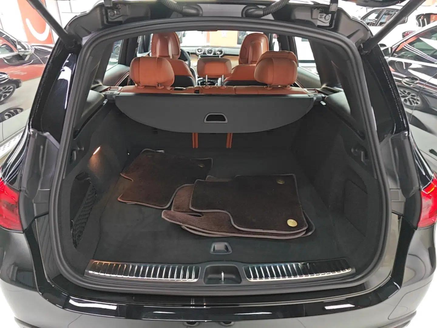 Mercedes-Benz GLC New Energy 2025 350 e L 4MATIC Collector's Edition — миниатюра 22