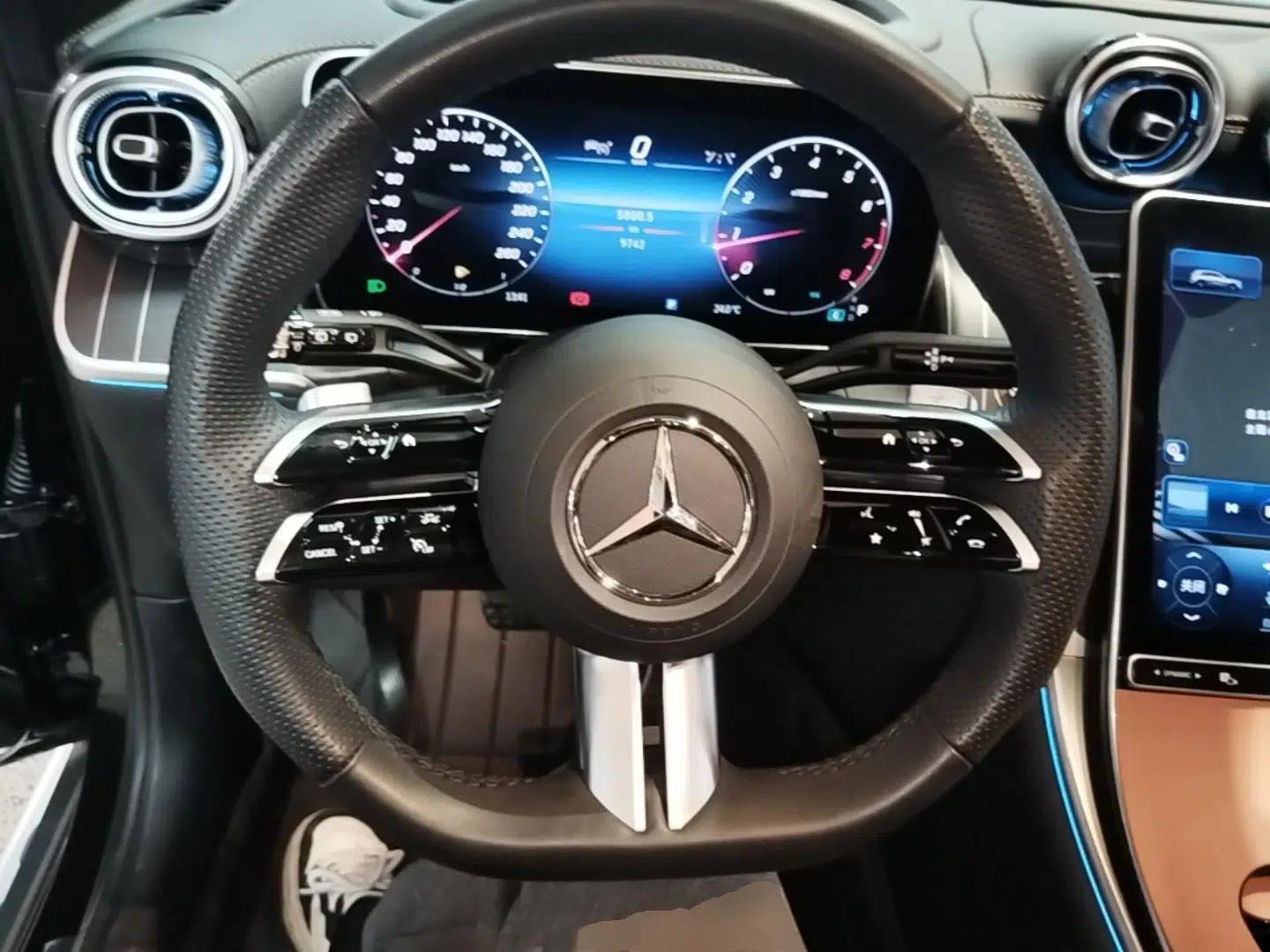 Mercedes-Benz GLC 2023 Refreshed GLC 300 L 4MATIC Luxury Version 7 Seats — миниатюра 13