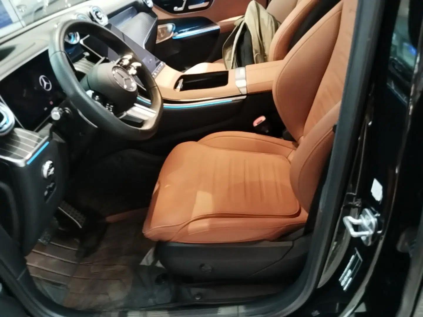 Mercedes-Benz GLC 2023 Refreshed GLC 300 L 4MATIC Luxury Version 7 Seats — миниатюра 17