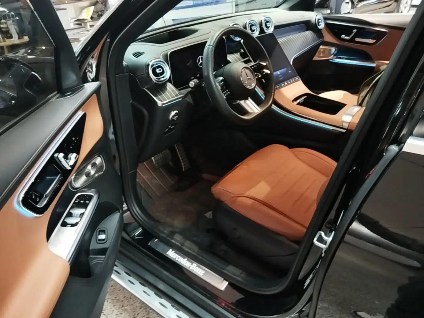Mercedes-Benz GLC 2023 Refreshed GLC 300 L 4MATIC Luxury Version 7 Seats — миниатюра 18