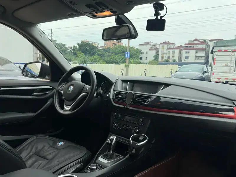 BMW X1 2015 sDrive18i Fashion Upgrade Edition — миниатюра 14